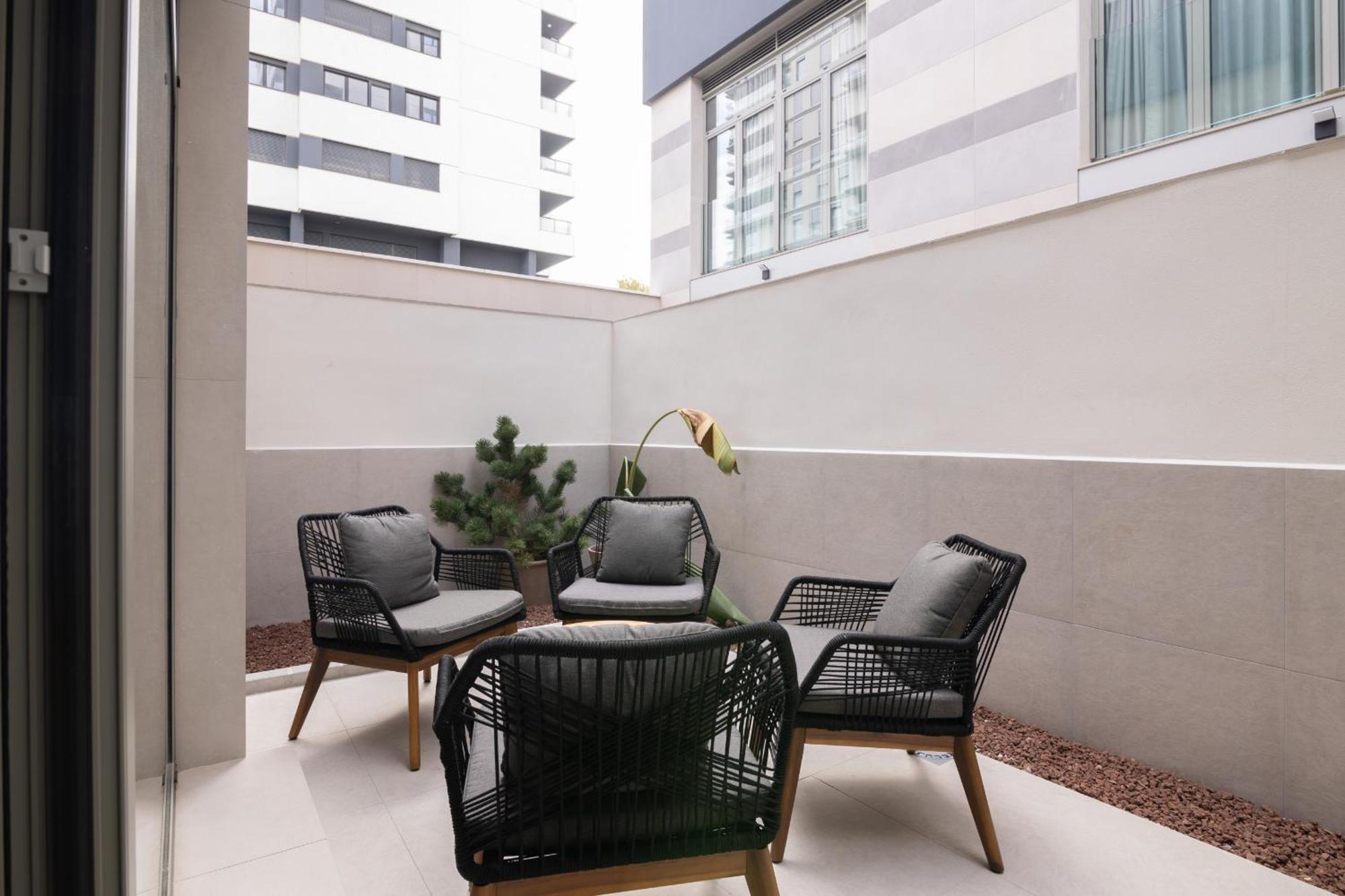 Dorm4You Arena Terraza 04 Βαλένθια Εξωτερικό φωτογραφία