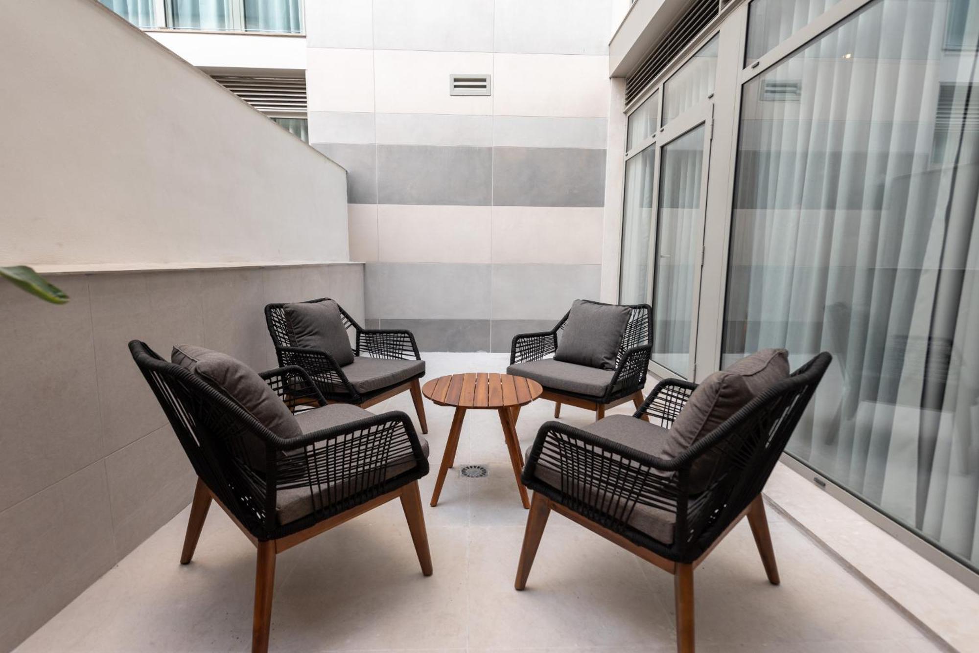 Dorm4You Arena Terraza 04 Βαλένθια Εξωτερικό φωτογραφία