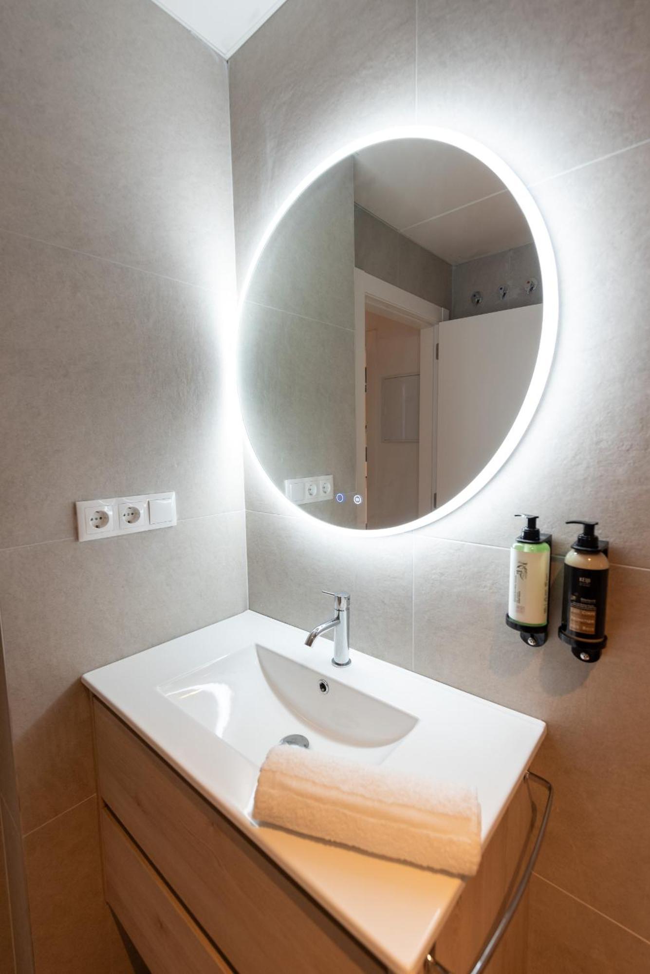Dorm4You Arena Terraza 04 Βαλένθια Εξωτερικό φωτογραφία